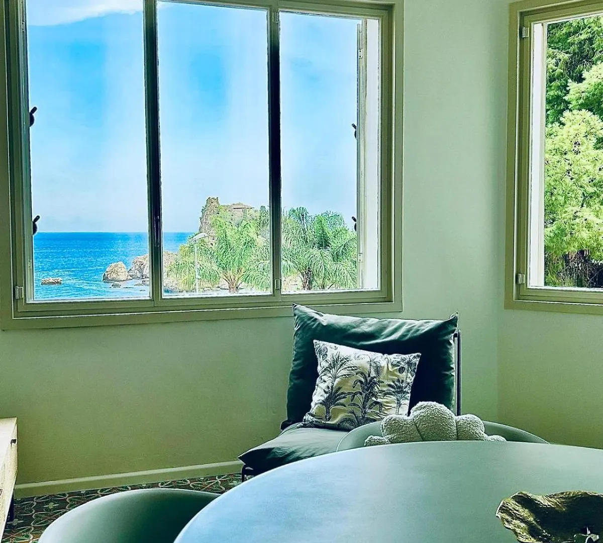 Frontemare Isola Bella Apartment By Taormina Holidays